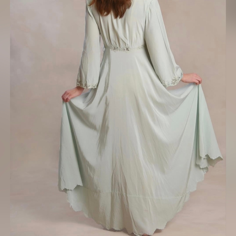 1940s Dressing Gown/Wrap/Peignoir In Soft Green - Picture 2 of 14